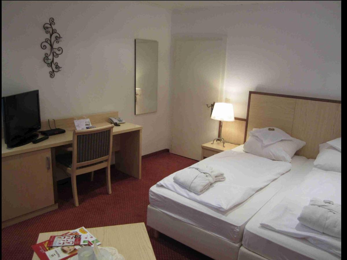 Single Room,1001426055:JPEG